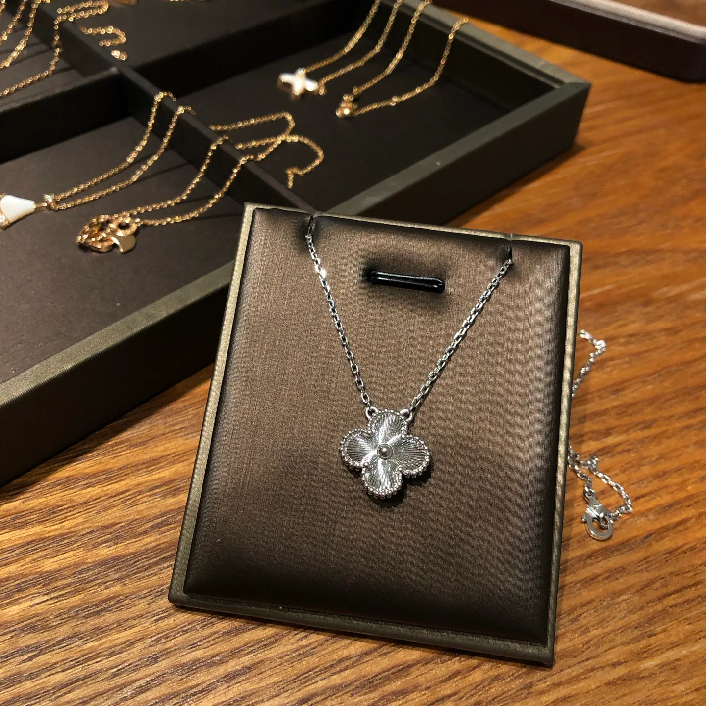 Бижутерия Van Cleef & Arpels 99288