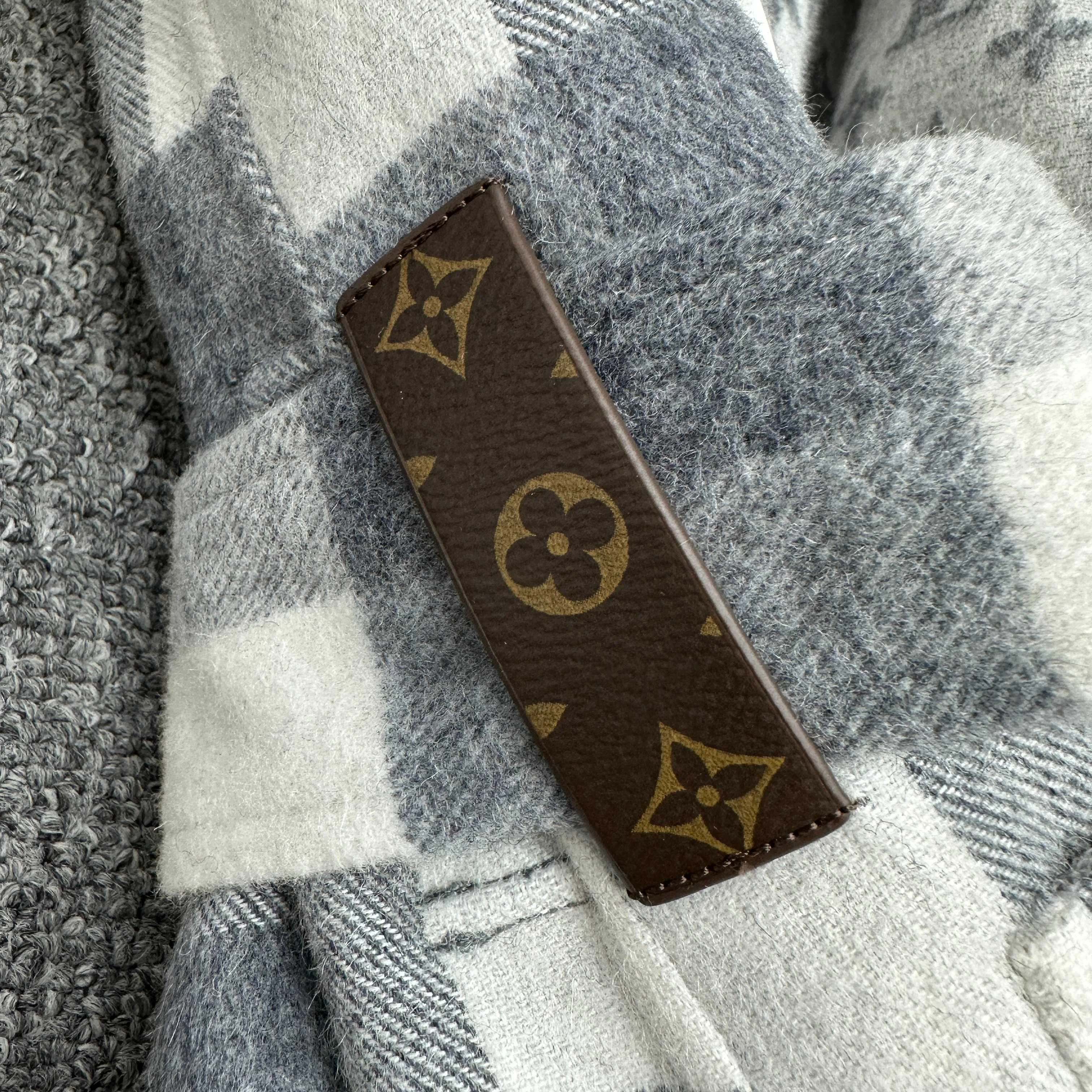 Пальто Женские Louis Vuitton 18742931