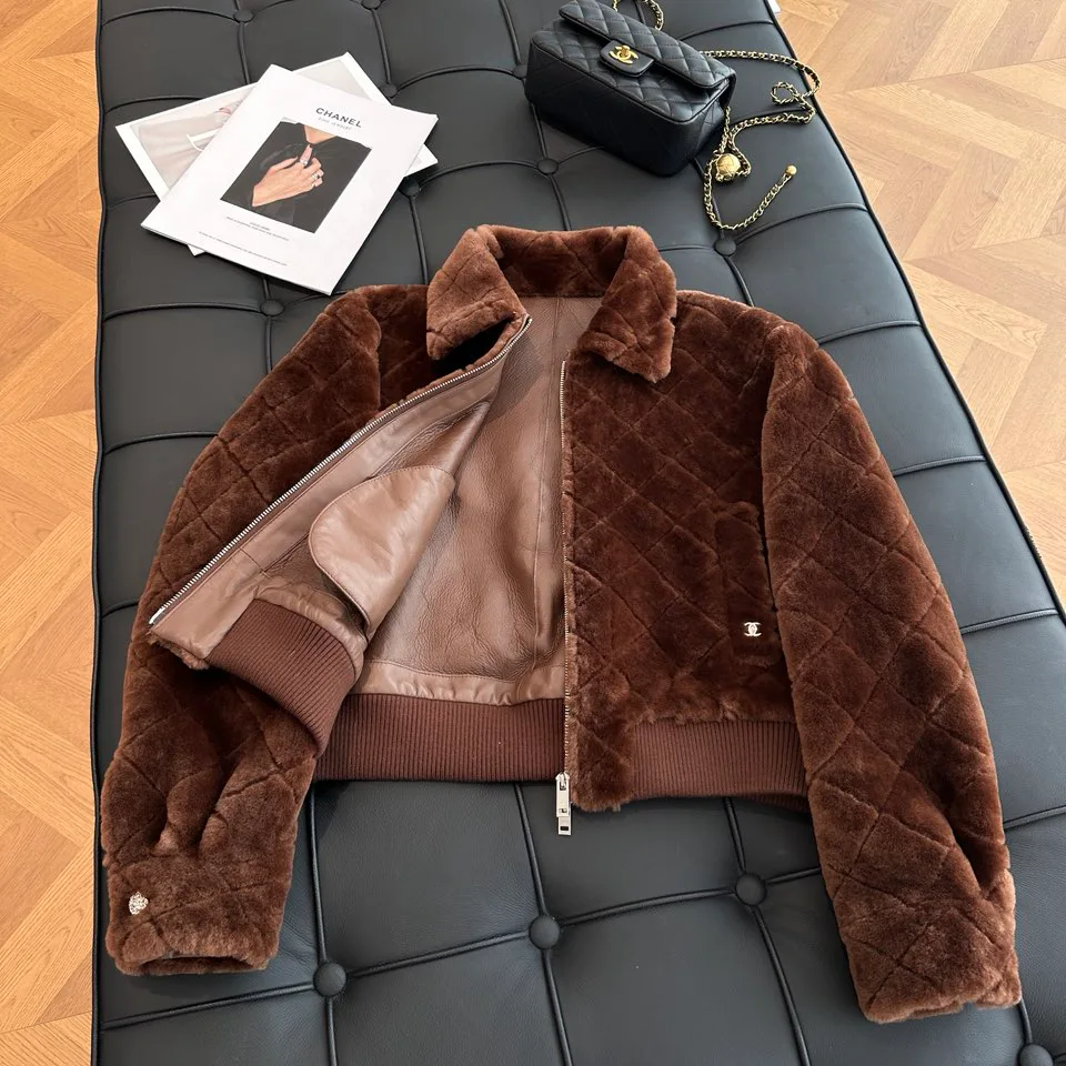 Куртки И Пуховики Женские Chanel 18734670