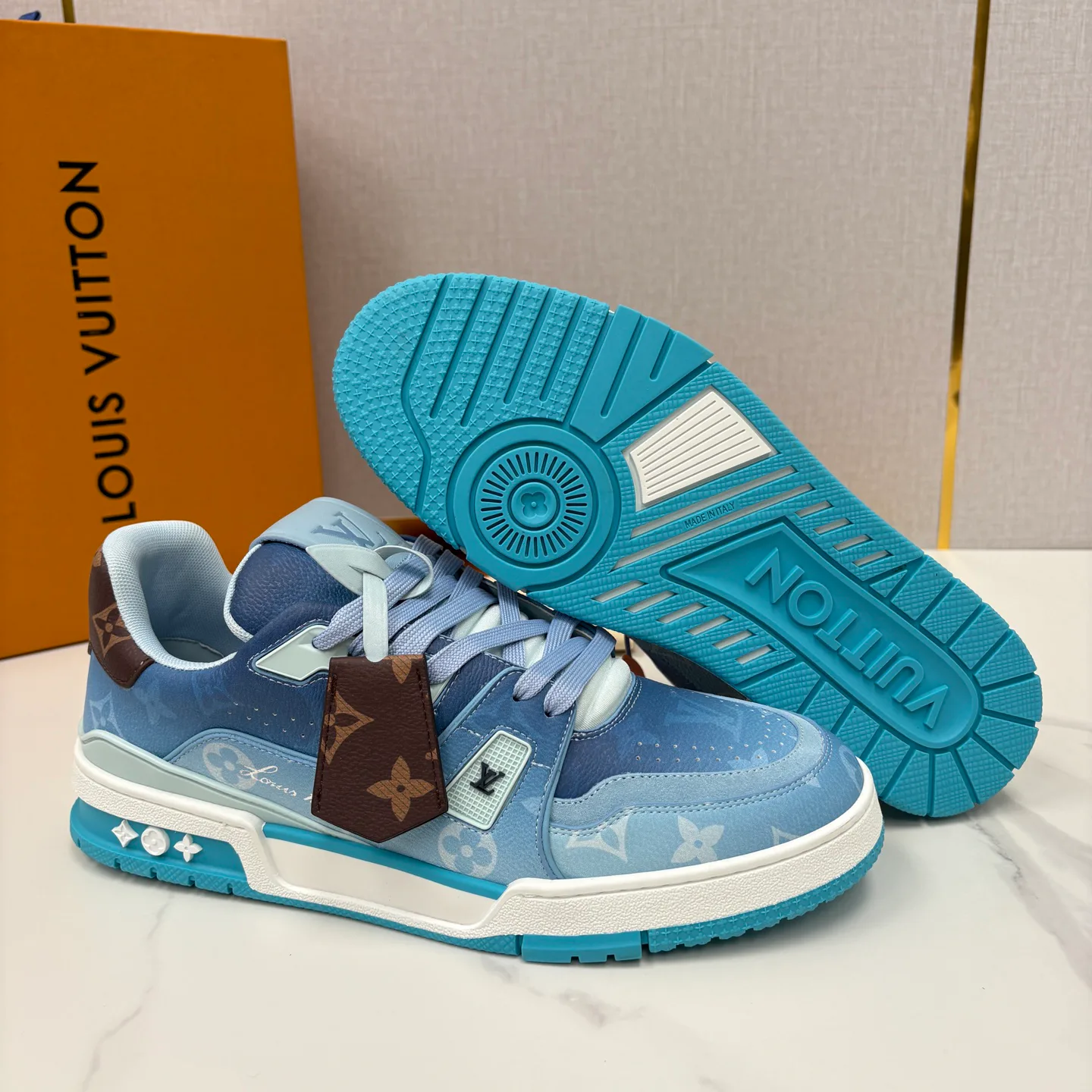Кроссовки Женские Louis Vuitton 13140853