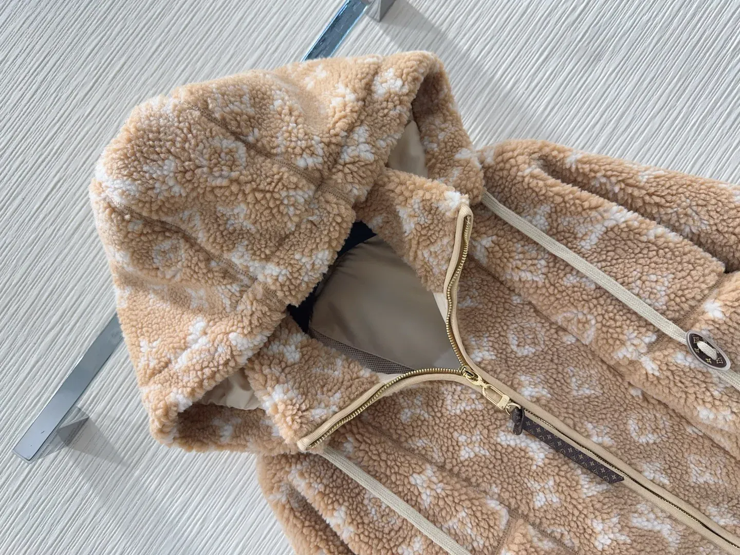 Куртки И Пуховики Женские Louis Vuitton 181710