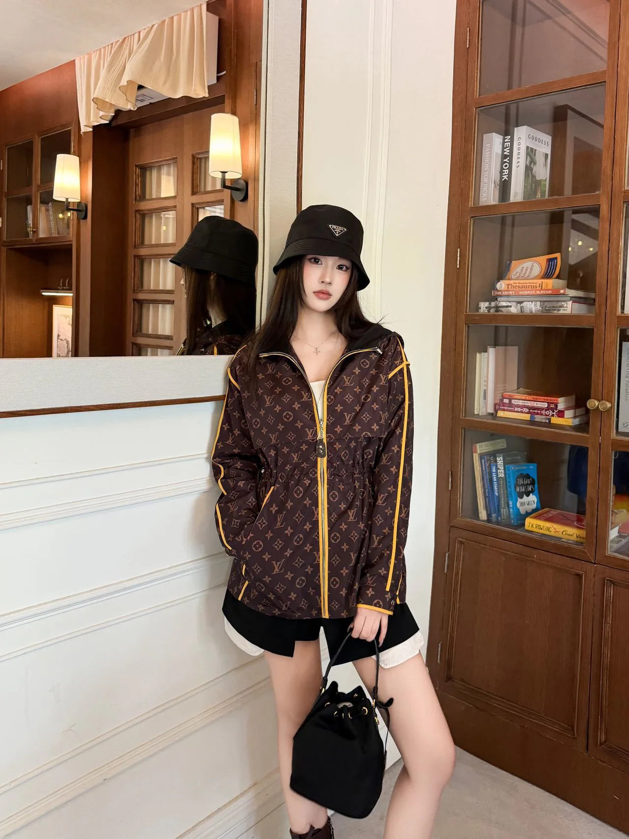 Куртки И Пуховики Женские Louis Vuitton 18167406