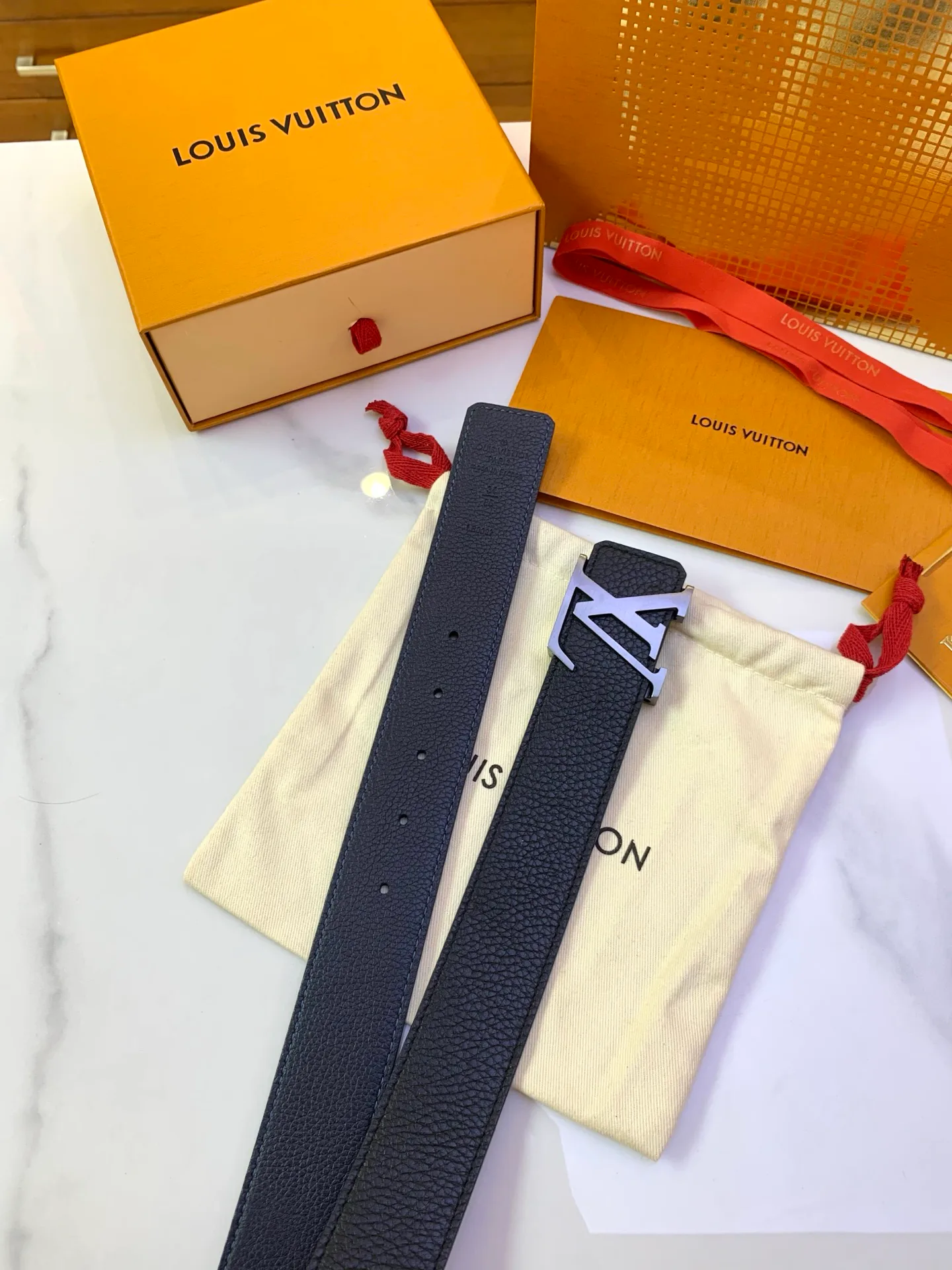 Ремни Louis Vuitton 17682159