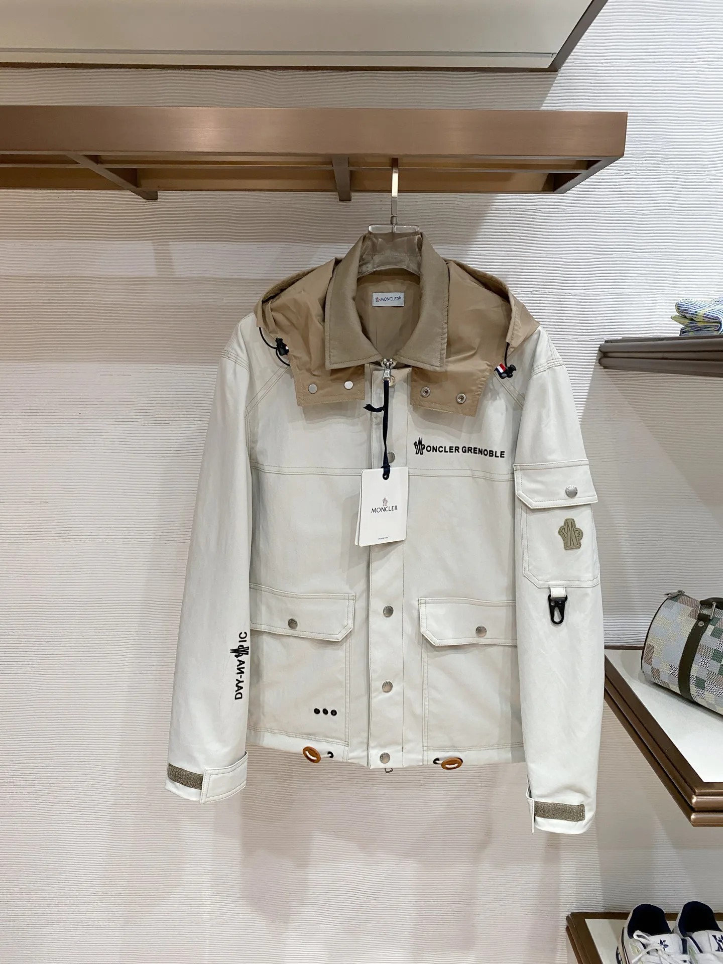 Куртки И Пуховики Мужские Moncler 10271895