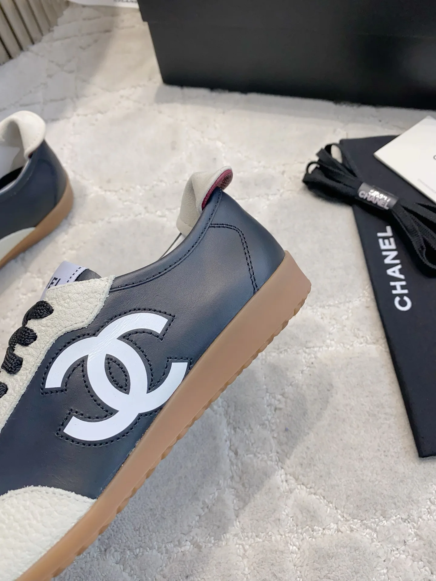 Кроссовки Женские Chanel 18003952