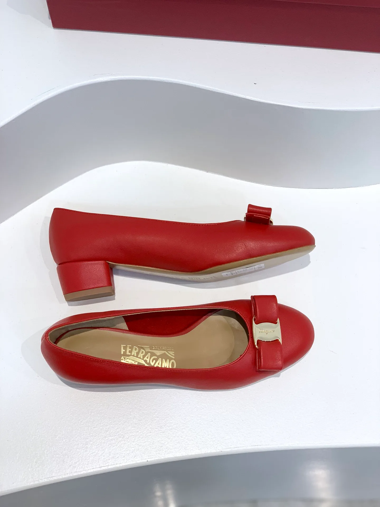 Туфли Женские Salvatore Ferragamo 20026