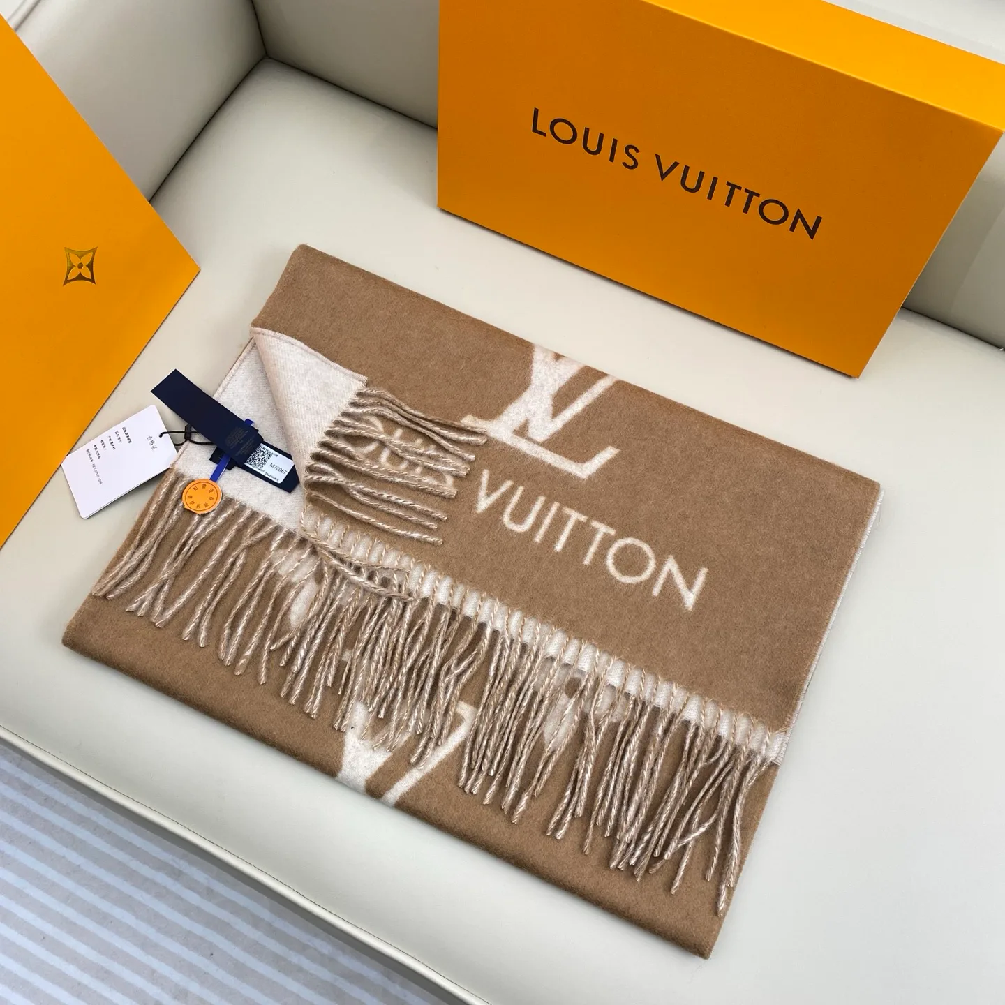 Шарфы Louis Vuitton 18105570