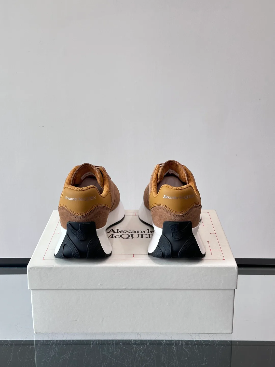 Кроссовки Женские Alexander Mcqueen 564619