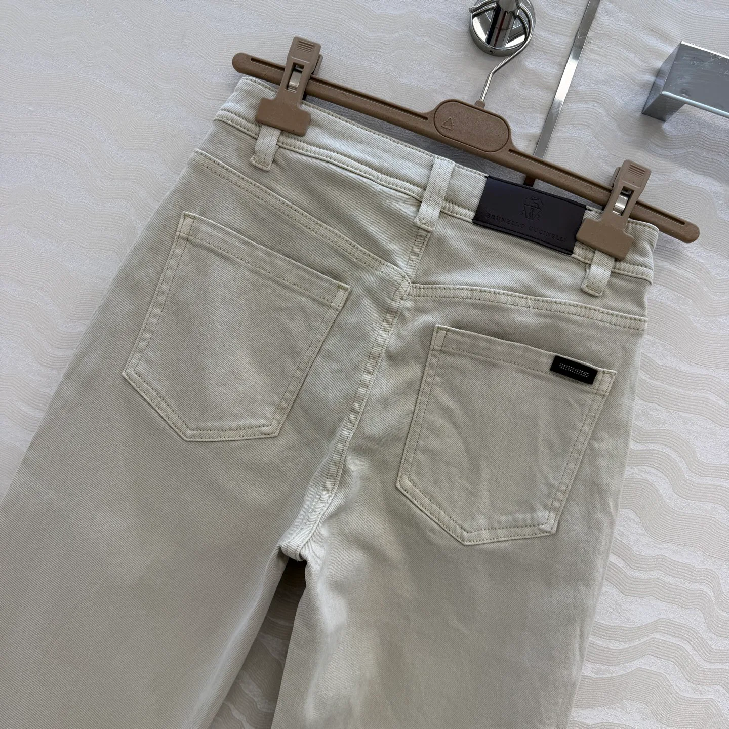 Джинсы Женские Brunello Cucinelli 13334763