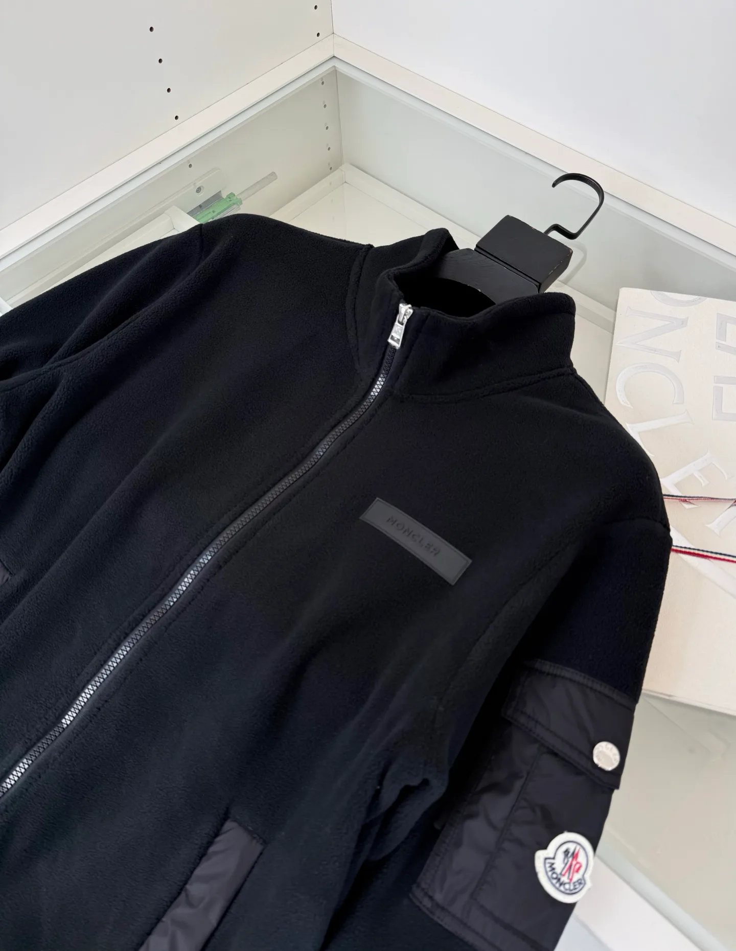 Куртки И Пуховики Мужские Moncler 18244518