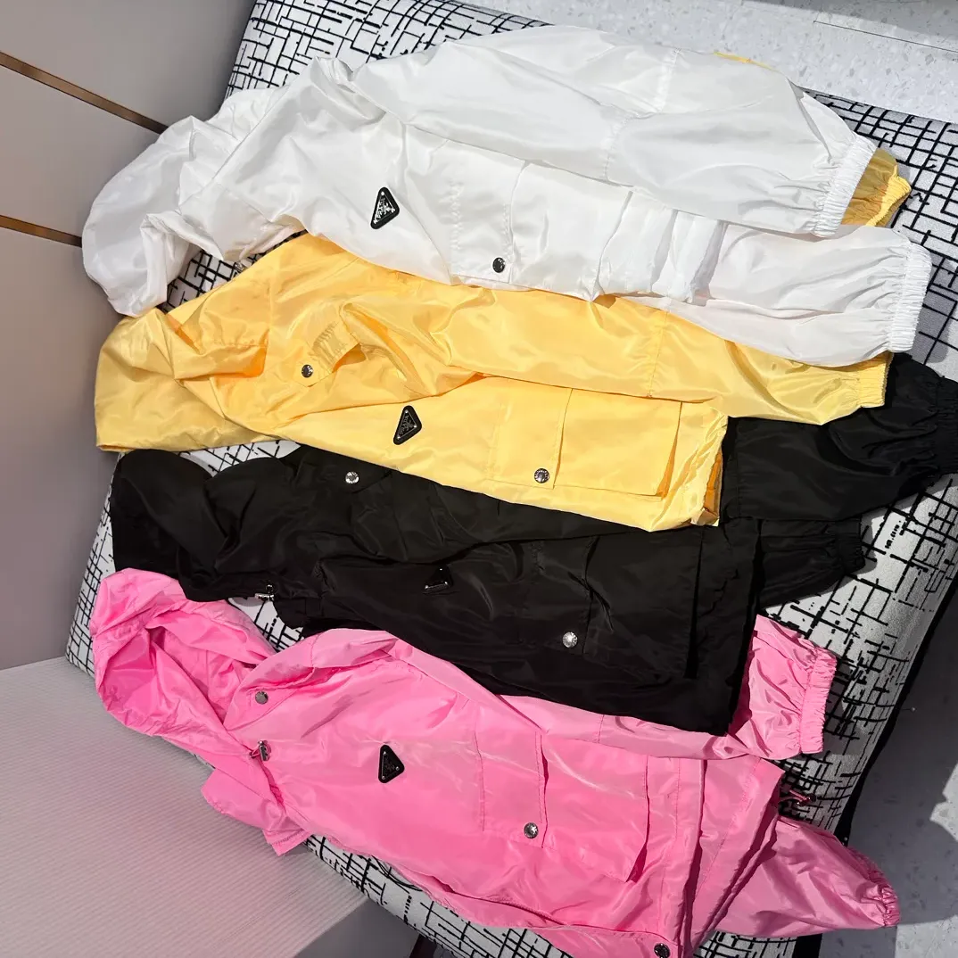 Куртки И Пуховики Женские Prada 28198