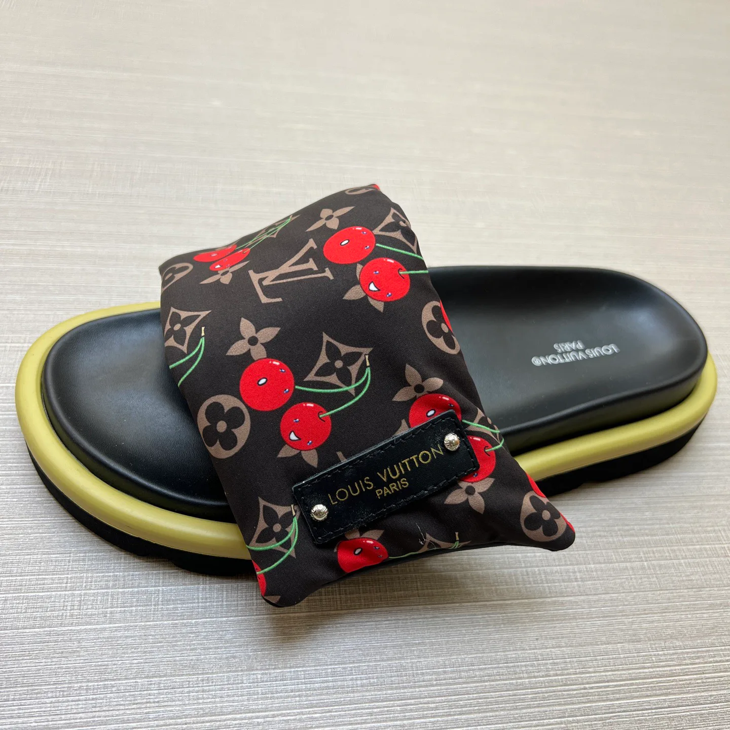 Шлепанцы Женские Louis Vuitton 9801570
