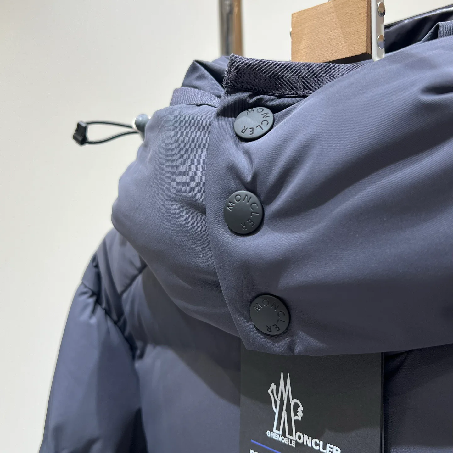 Куртки И Пуховики Женские Moncler 18723667