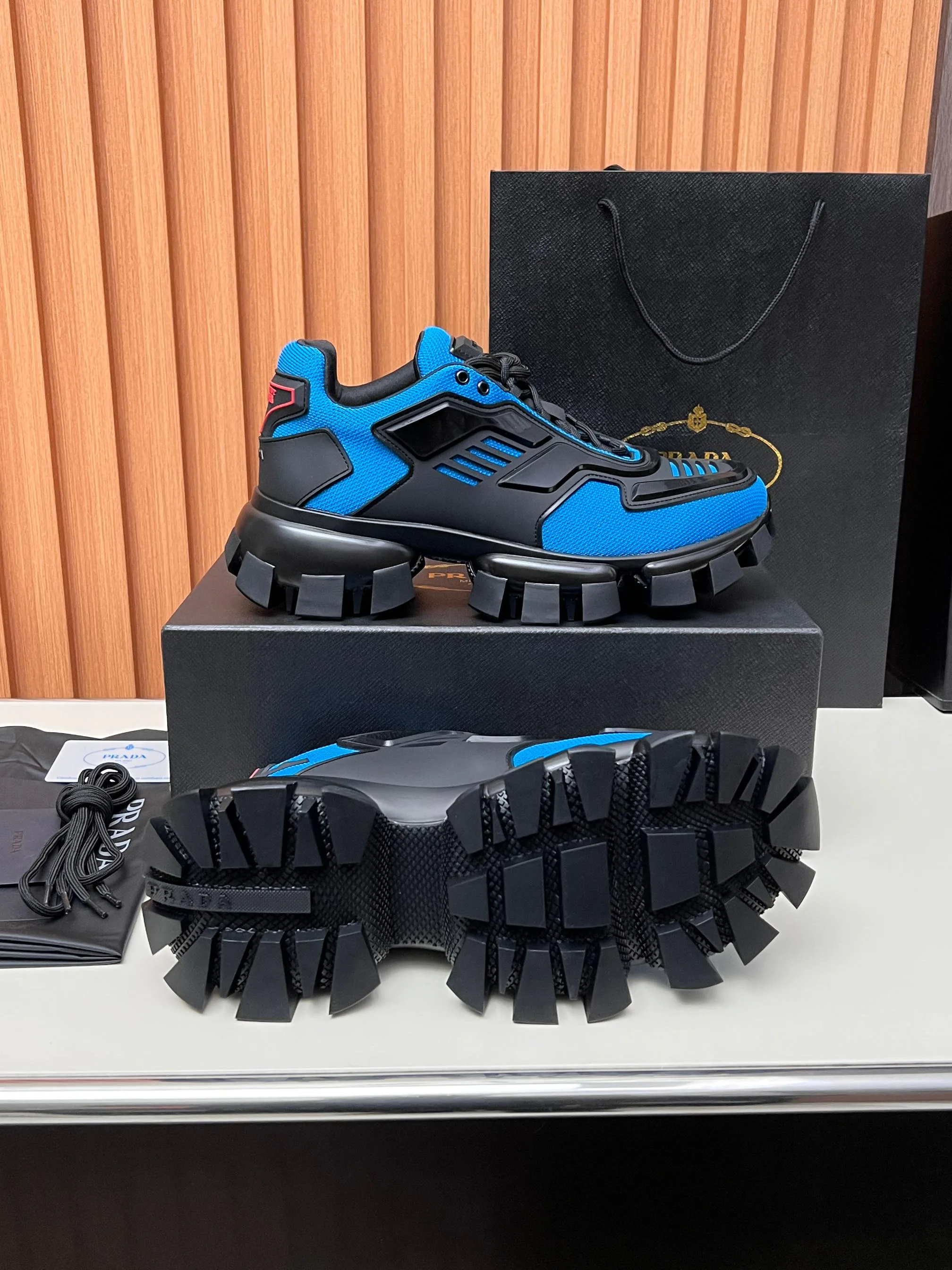 Кроссовки Женские Prada 881680