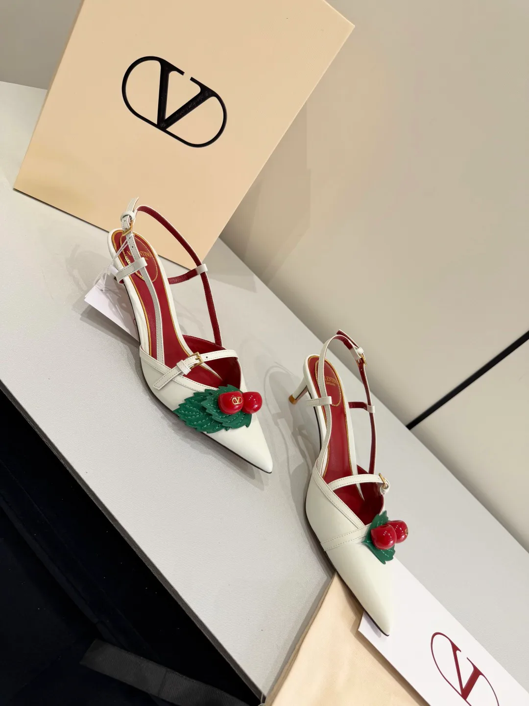 Босоножки Женские Valentino 11608867