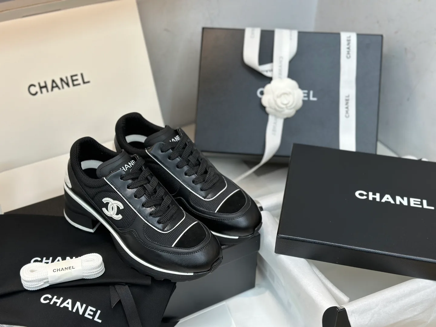 Кроссовки Женские Chanel 11168192