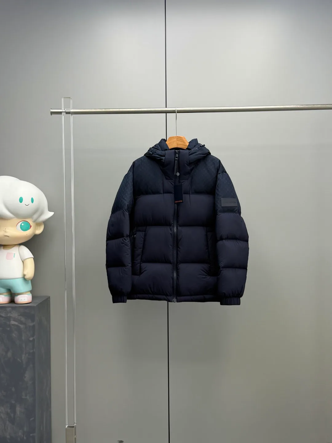 Куртки И Пуховики Женские Louis Vuitton 17892321