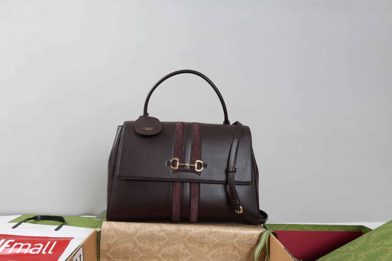 Классические Сумки Женские Gucci 18223258