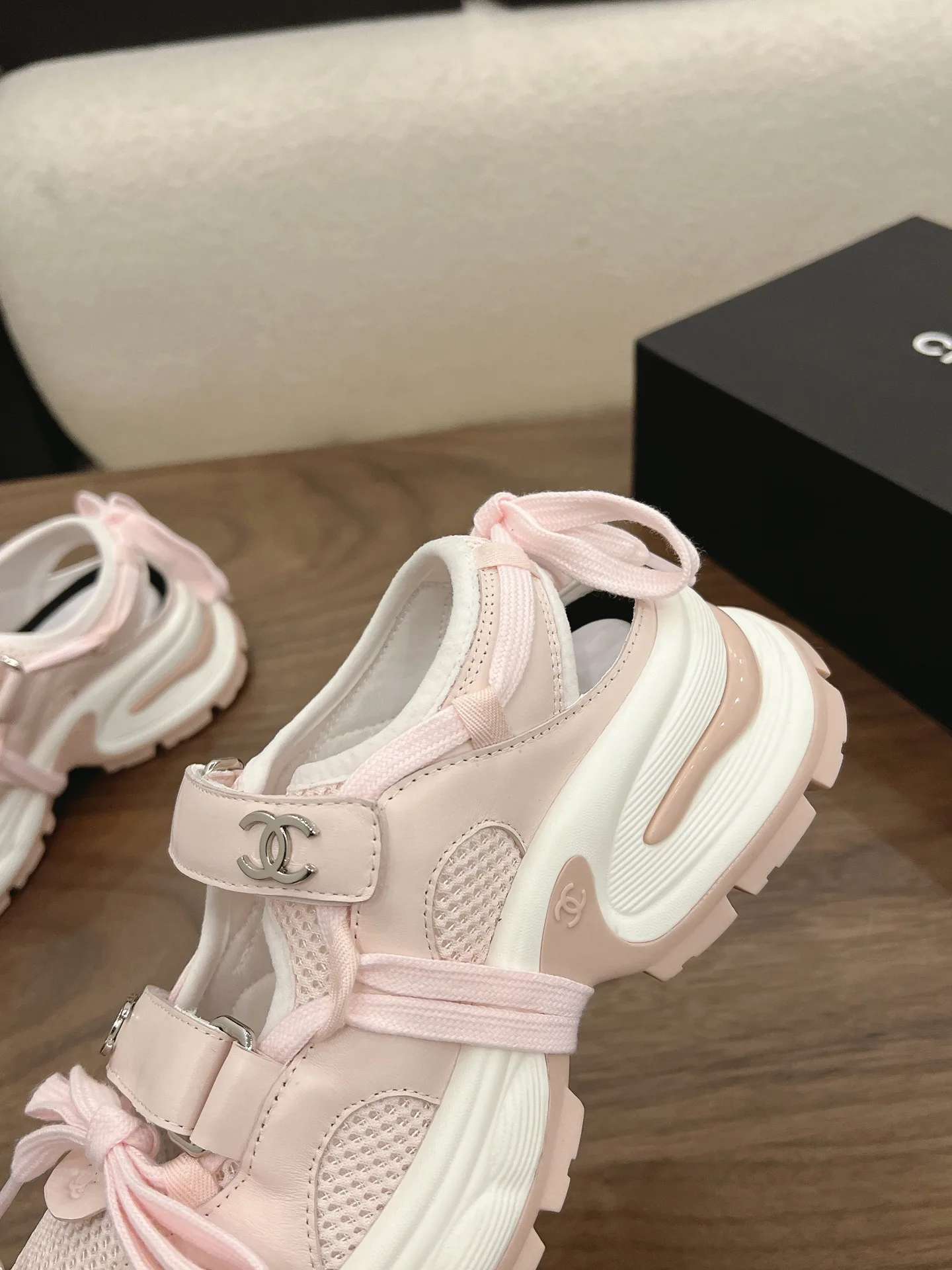 Кроссовки Женские Chanel 16915792