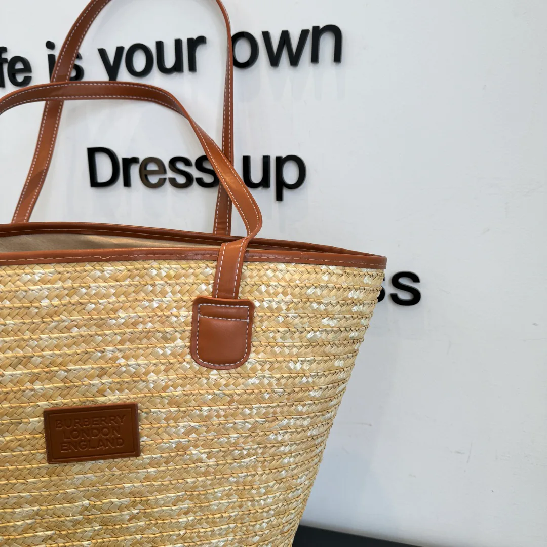 Классические Сумки Женские Burberry 12765048