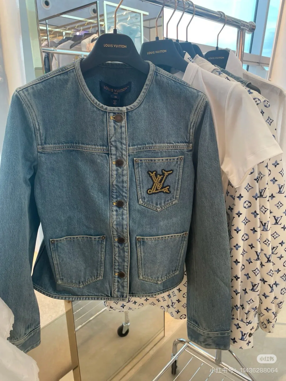 Куртки Женские Louis Vuitton 23982