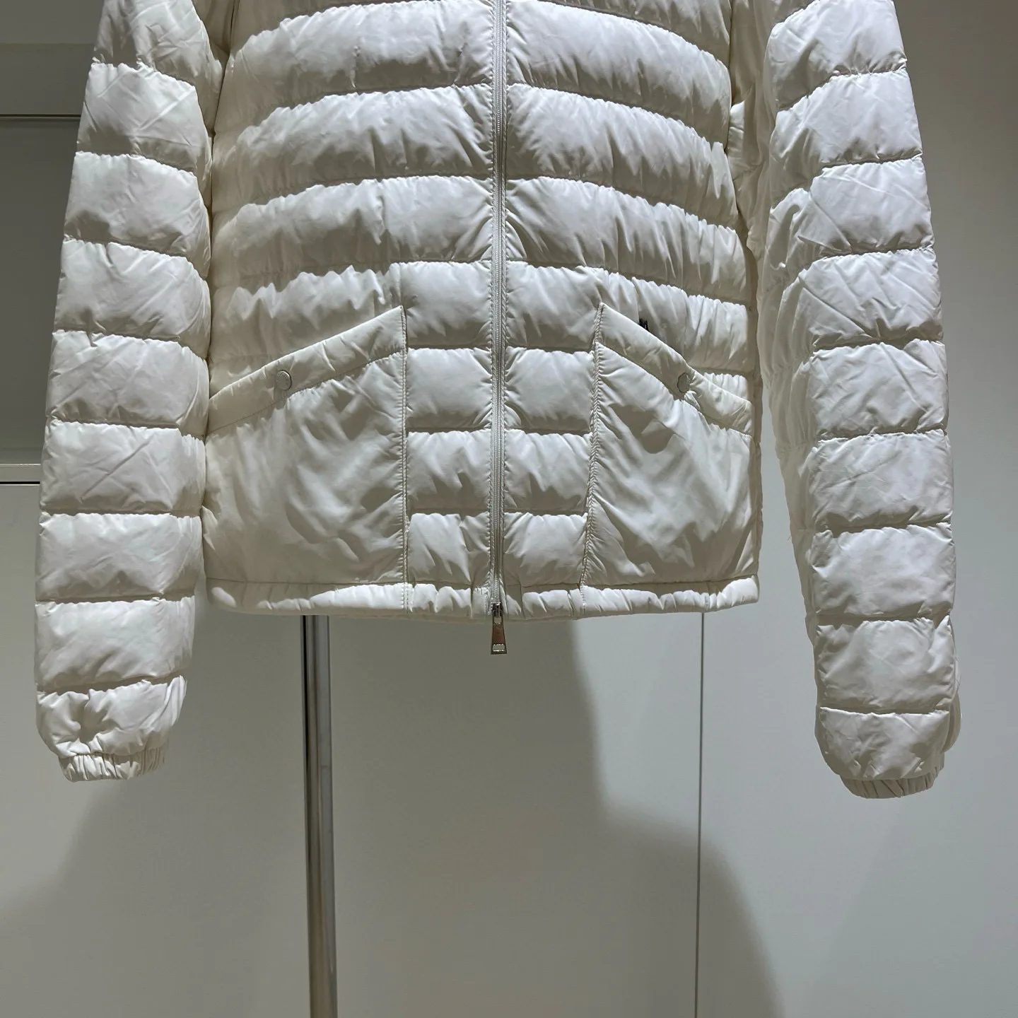 Куртки И Пуховики Женские Moncler 18180100