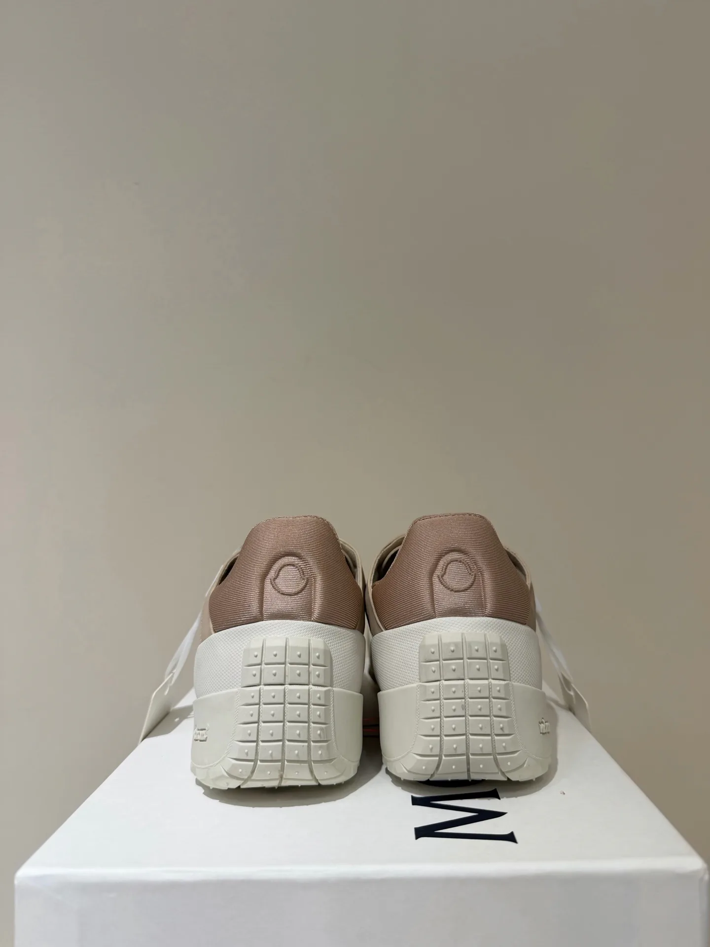 Кроссовки Женские Moncler 18194428