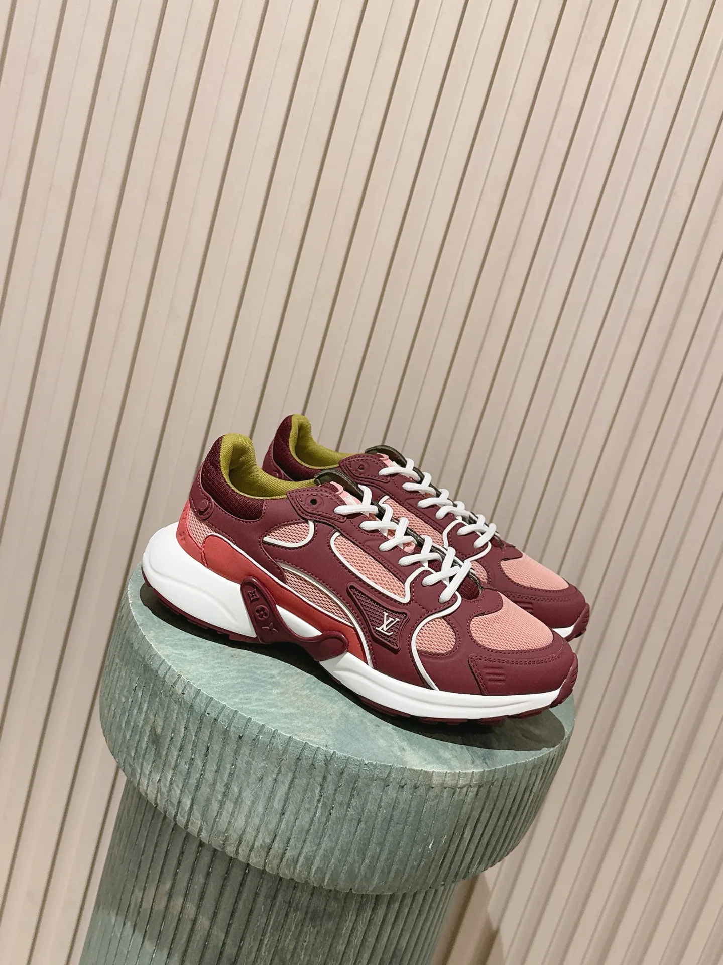 Кроссовки Женские Louis Vuitton 11241499