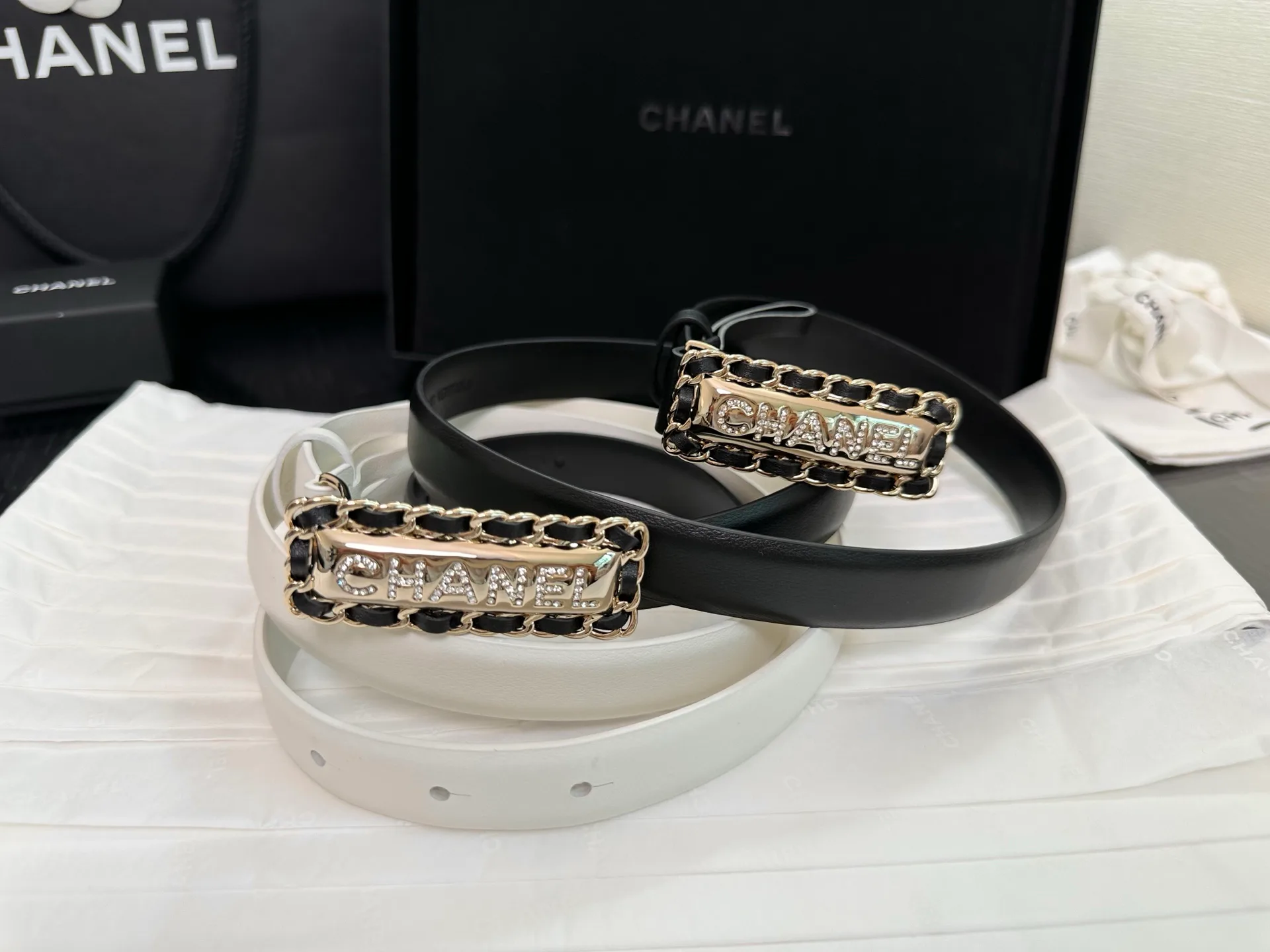Ремни Chanel 10120000
