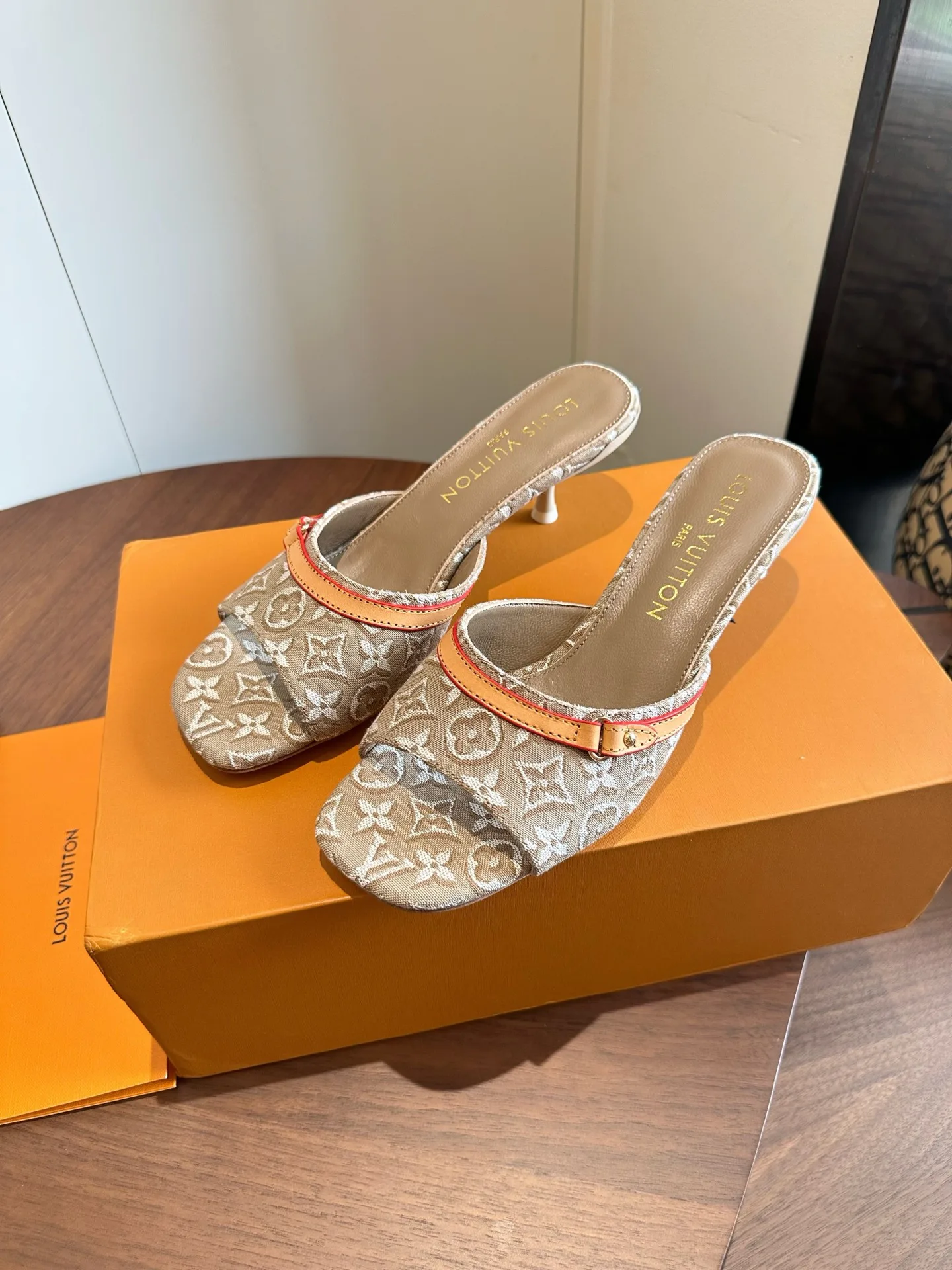 Мюли И Сабо Женские Louis Vuitton 17580805