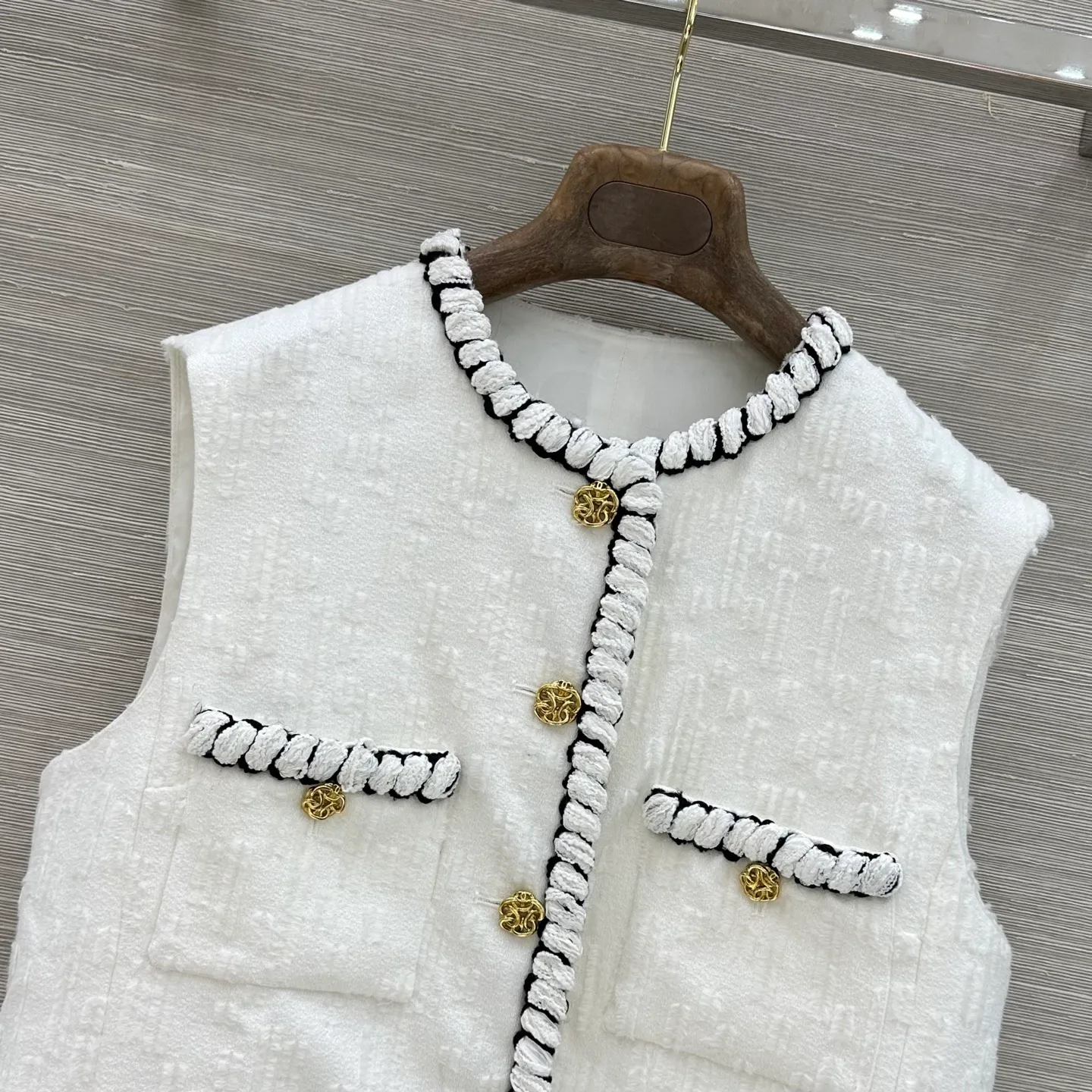 Жилеты Женские Chanel 18601080