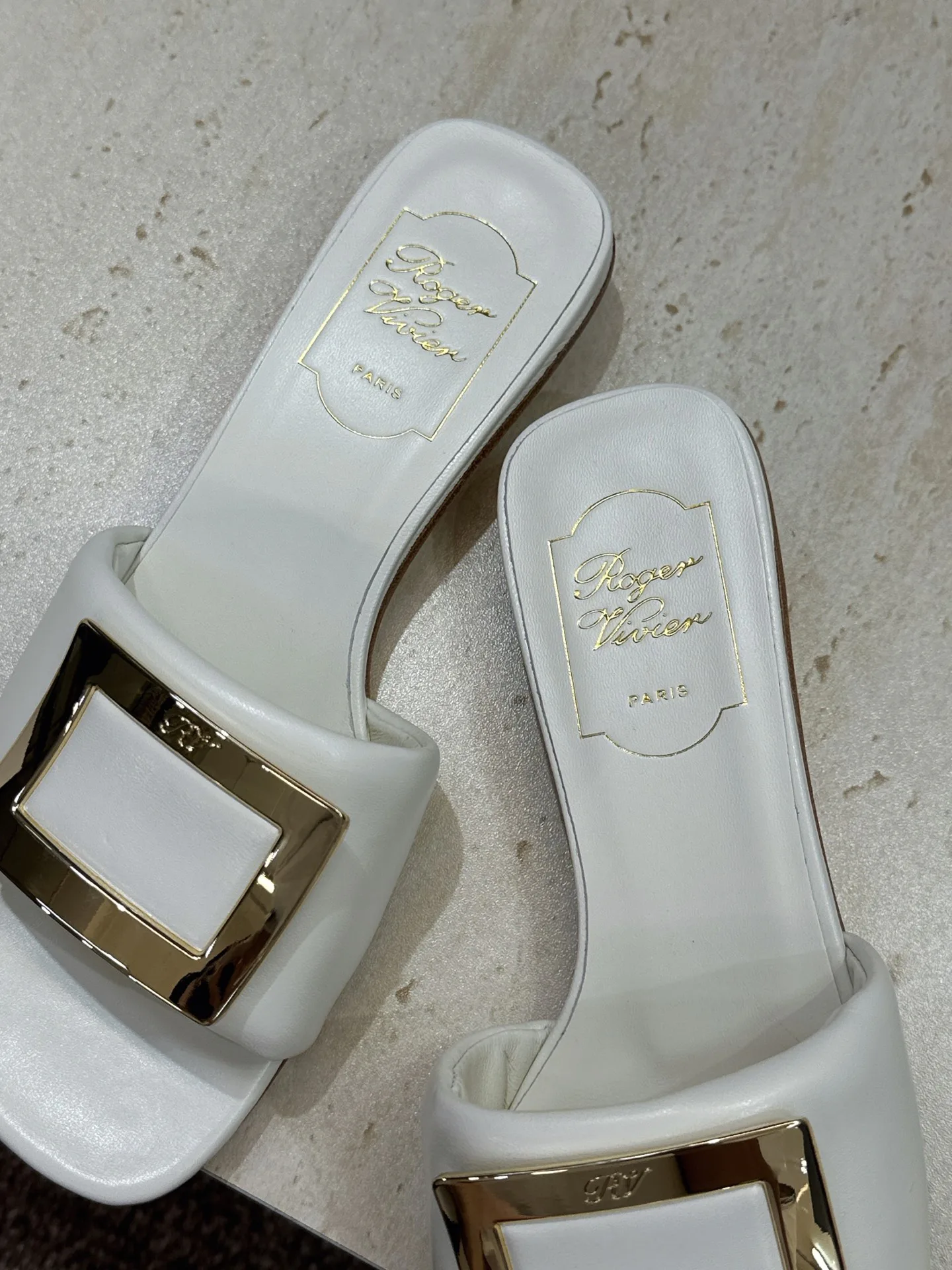Шлепанцы Женские Roger Vivier 16910355