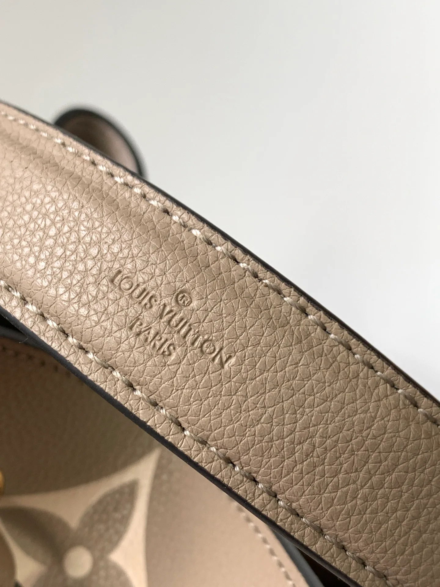 Классические Сумки Женские Louis Vuitton 17806369