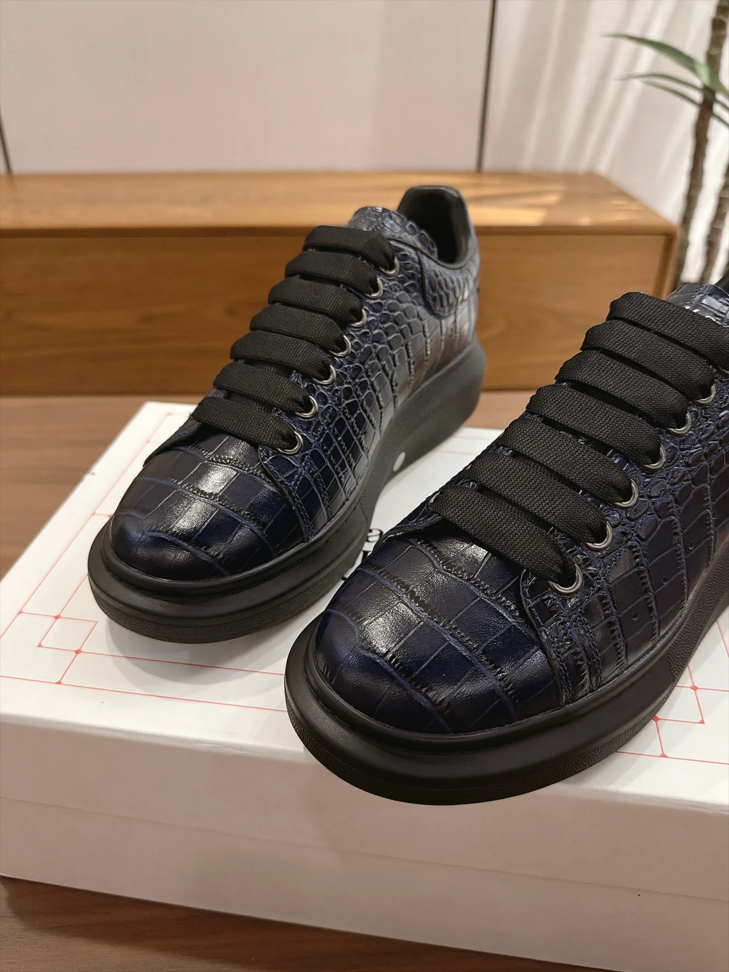 Кроссовки Женские Alexander Mcqueen 18159797