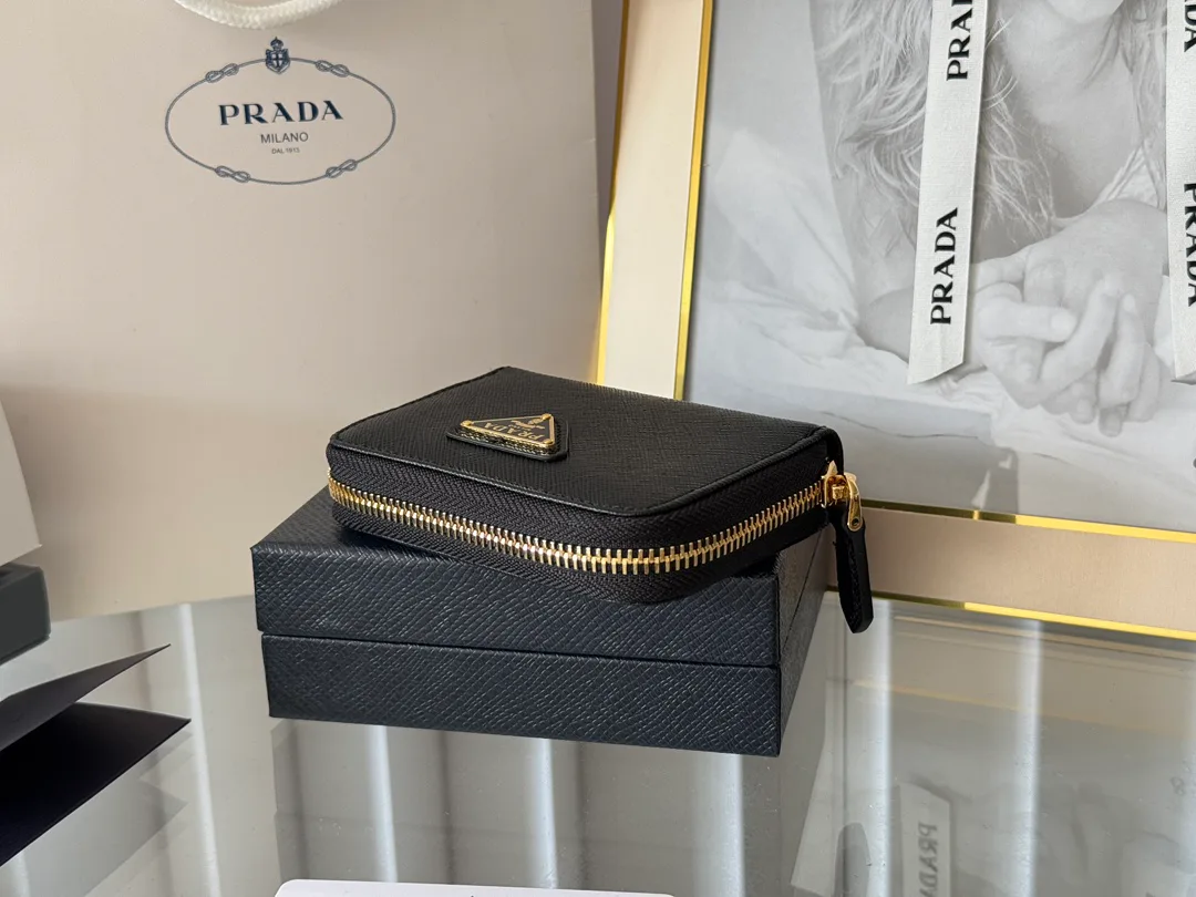 Клатчи Женские Prada 17999935