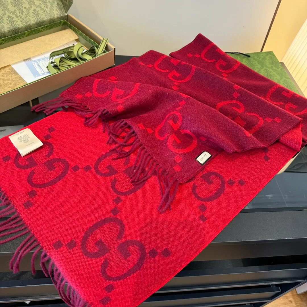 Шарфы Gucci 17896032