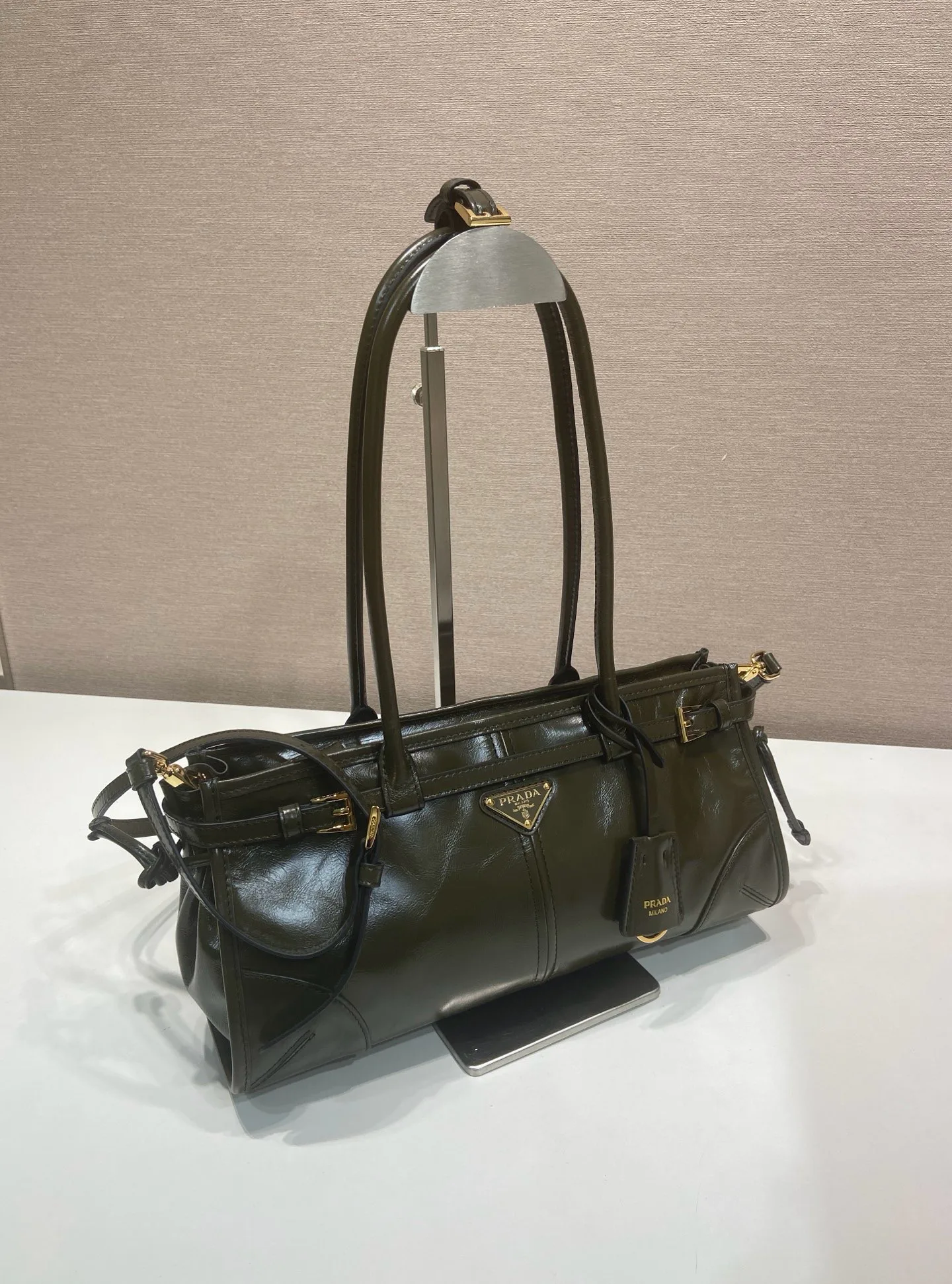 Классические Сумки Женские Prada 18184675