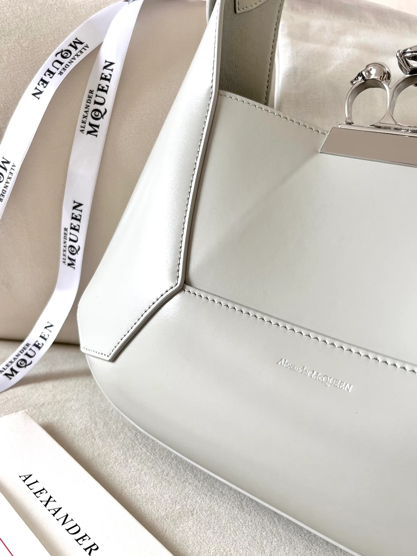 Сумки На Ремне Женские Alexander Mcqueen 11472531