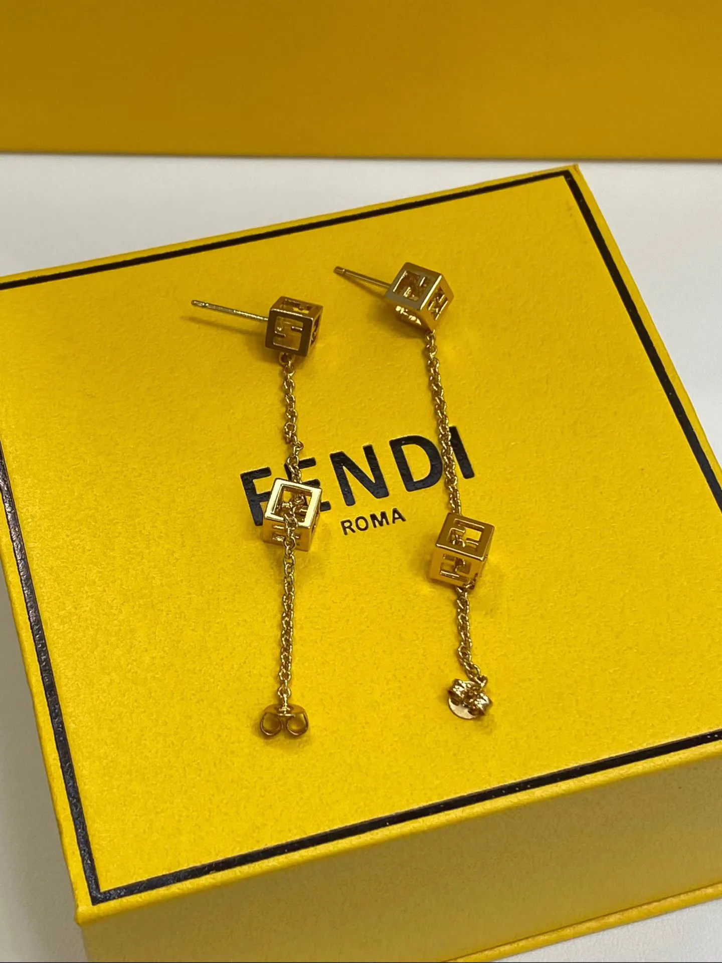Бижутерия Fendi 18123181