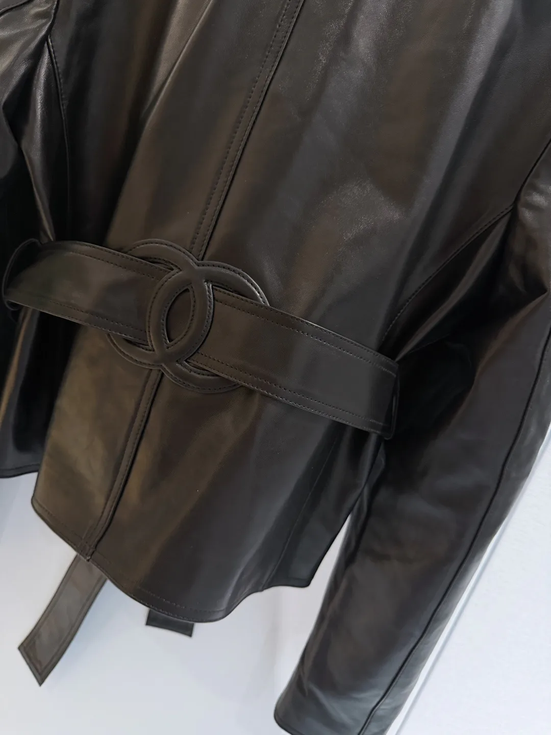 Кожаные Куртки И Дублёнки Женские Chanel 18336467