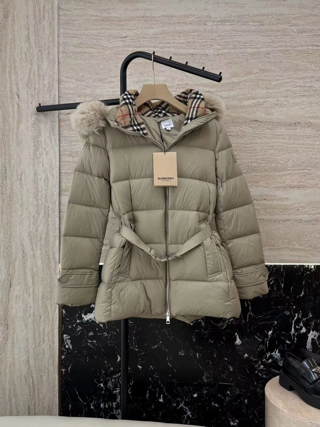 Куртки И Пуховики Женские Burberry 18043117
