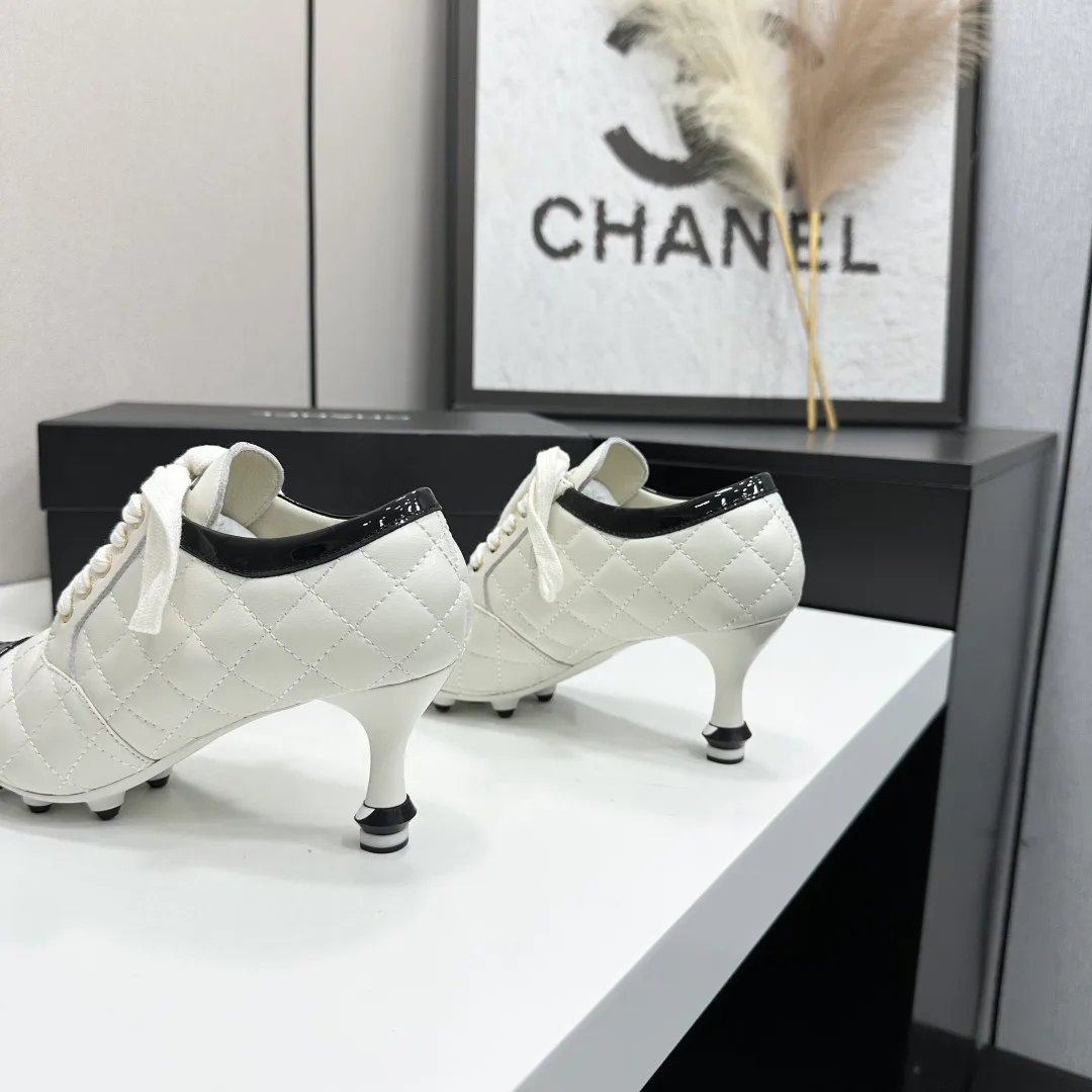 Кроссовки Женские Chanel 18436128
