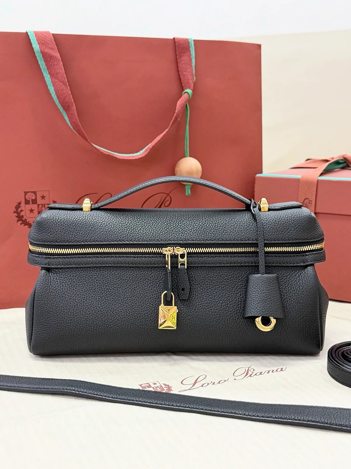 Классические Сумки Женские Loro Piana 17692346
