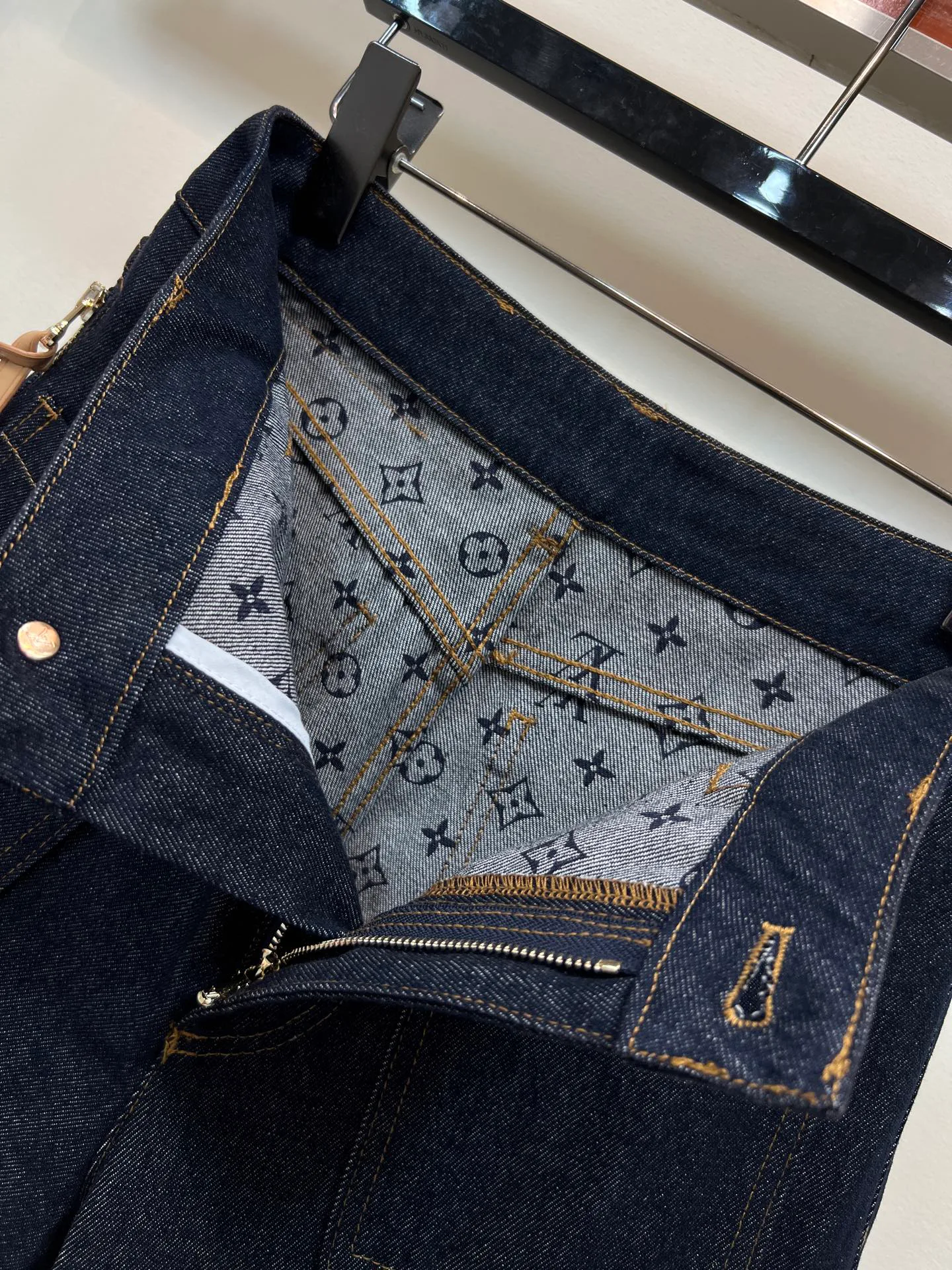 Шорты Женские Louis Vuitton 11006765