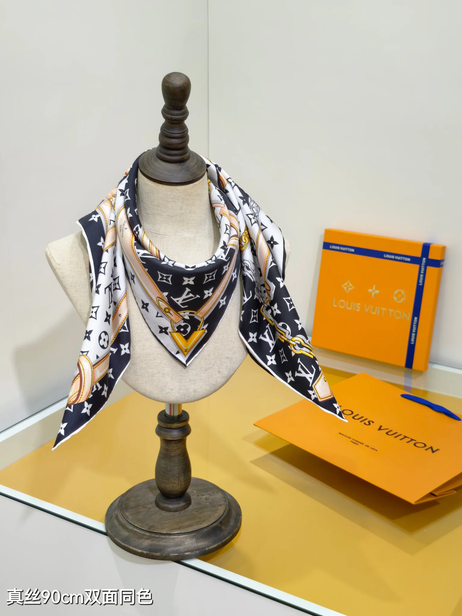 Шарфы Louis Vuitton 13119675