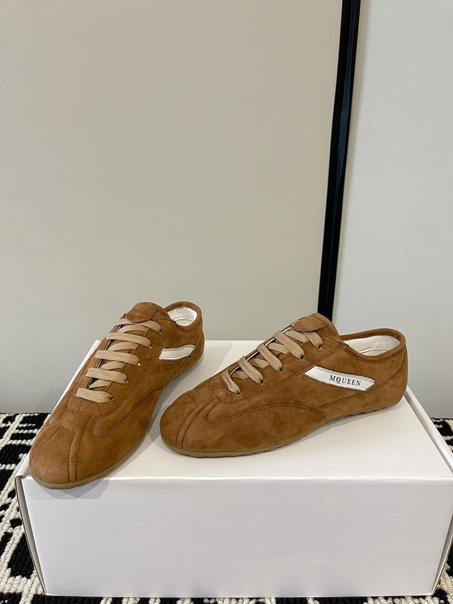 Кроссовки Женские Alexander Mcqueen 18386241