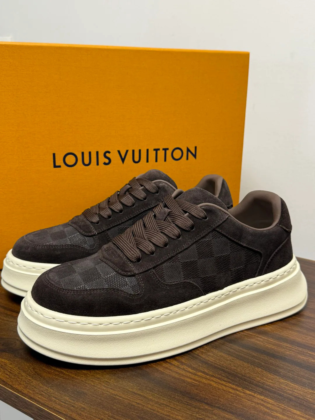 Кроссовки Мужские Louis Vuitton 19569380