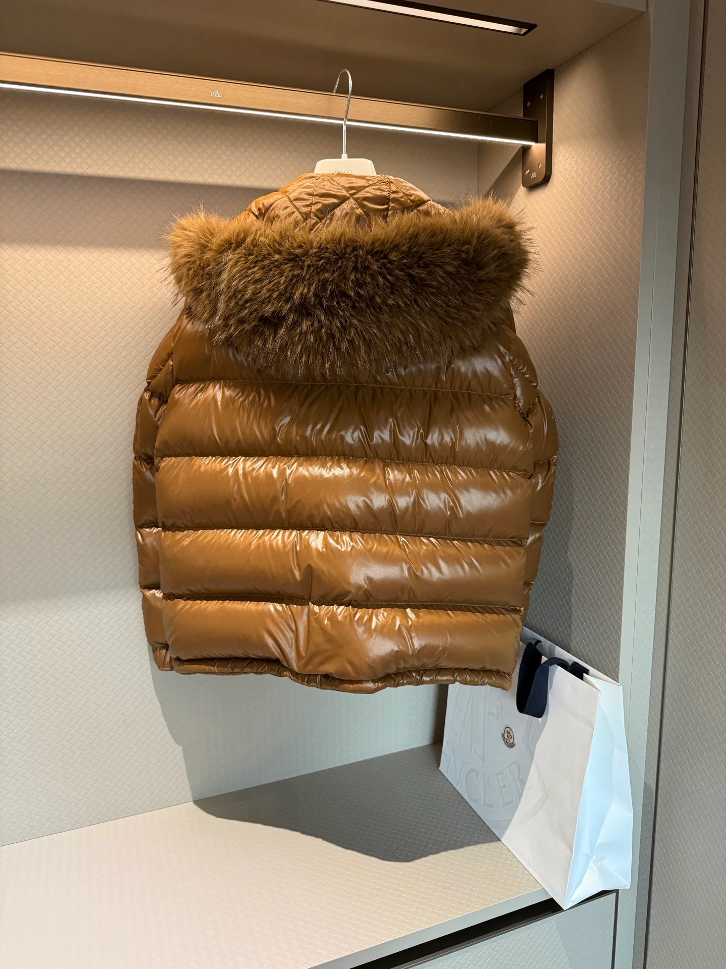 Куртки И Пуховики Женские Moncler 19536399