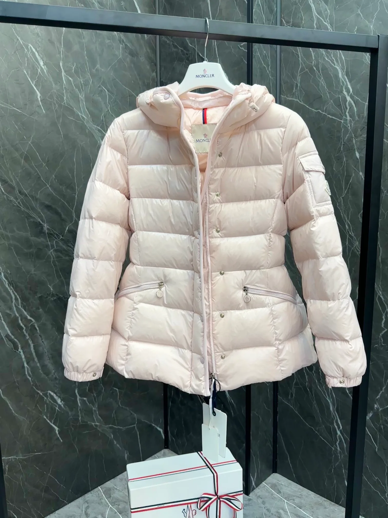 Куртки И Пуховики Женские Moncler 18722901