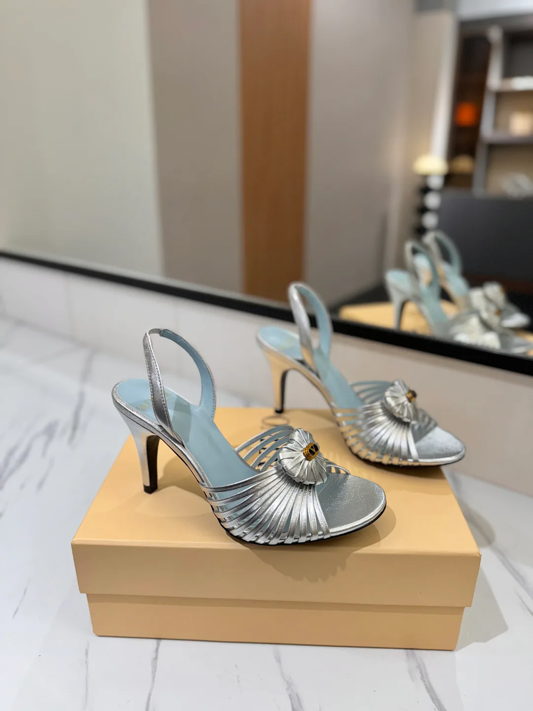 Босоножки Женские Valentino 10026780